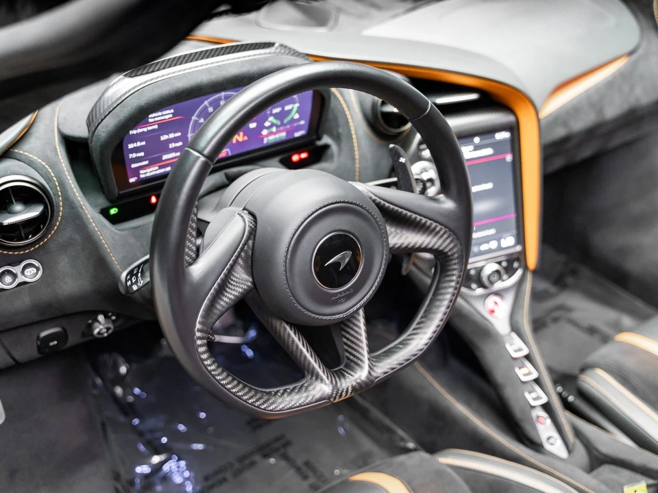 2021 McLaren 720S - Image 7 of 31