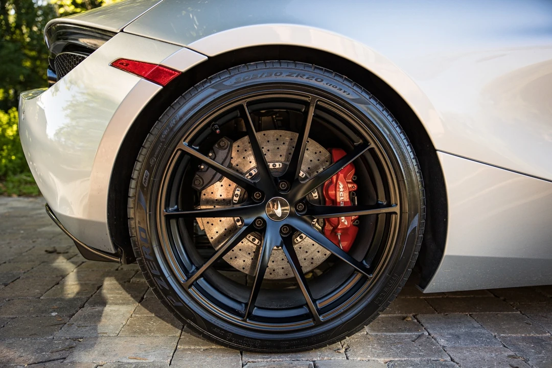 2021 McLaren 720S - Image 19 of 31