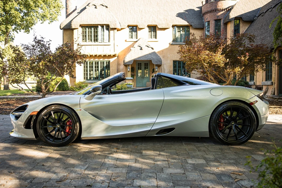 2021 McLaren 720S - Image 7 of 31
