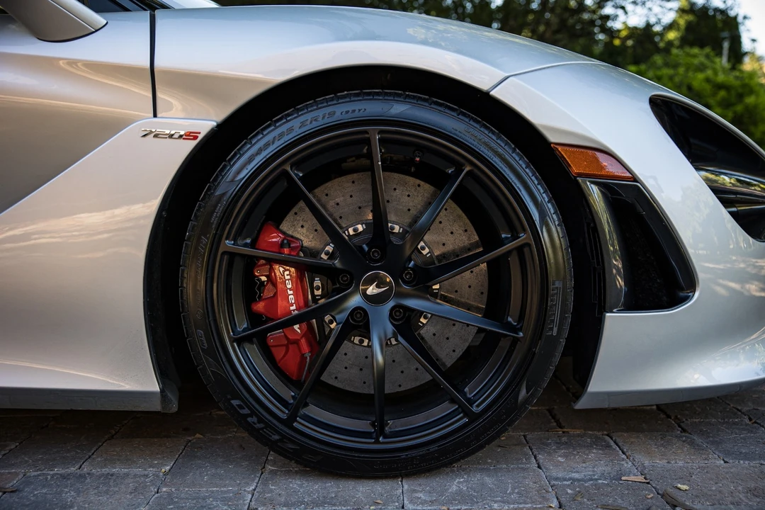 2021 McLaren 720S - Image 16 of 31