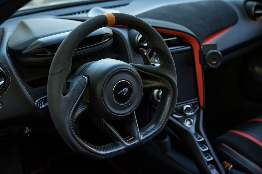 2021 McLaren 720S - Image 3 of 31