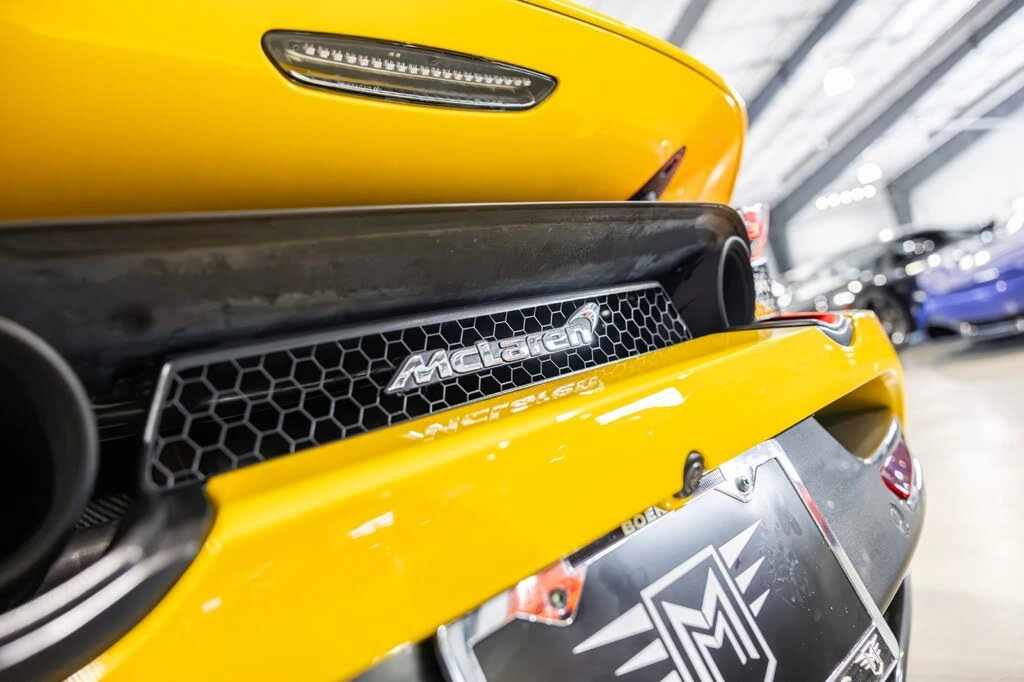 2021 McLaren 720S Spider - Image 22 of 31