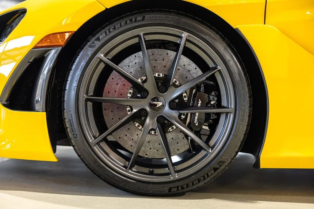 2021 McLaren 720S Spider - Image 27 of 31