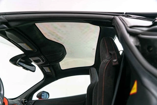2021 McLaren 720S Spider - Image 28 of 31