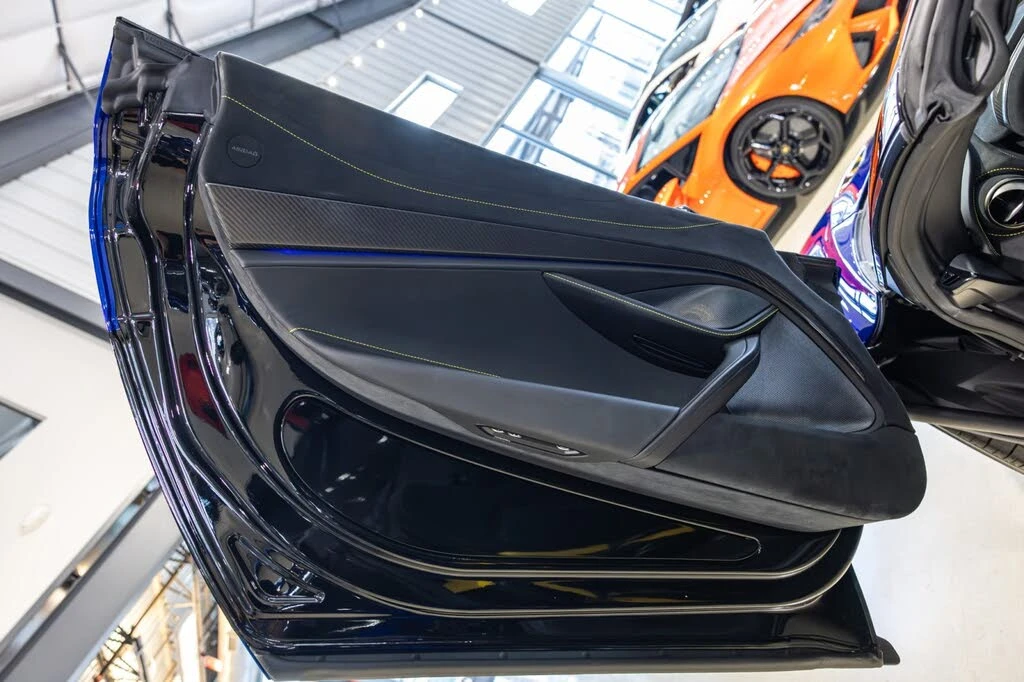 2021 McLaren 720S Spider - Image 27 of 31