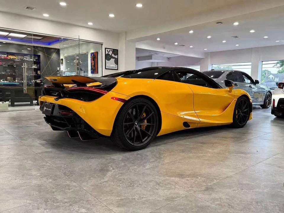 2021 McLaren 720S Spider - Image 13 of 30