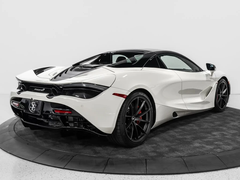 2021 McLaren 720S Spider - Image 24 of 31