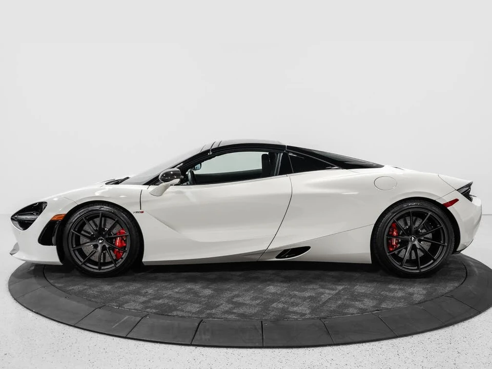 2021 McLaren 720S Spider - Image 18 of 31