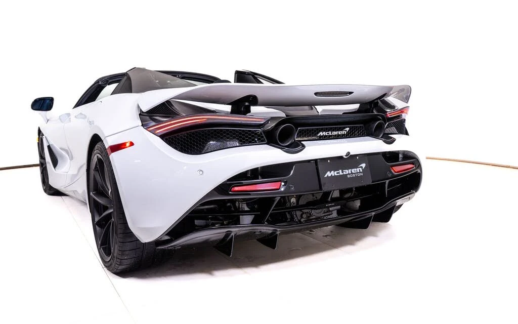 2021 McLaren 720S Spider - Image 13 of 27