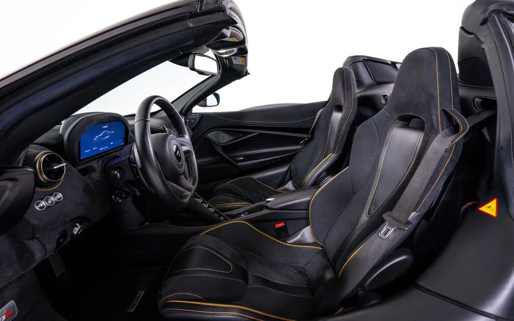 2021 McLaren 720S Spider - Image 24 of 27