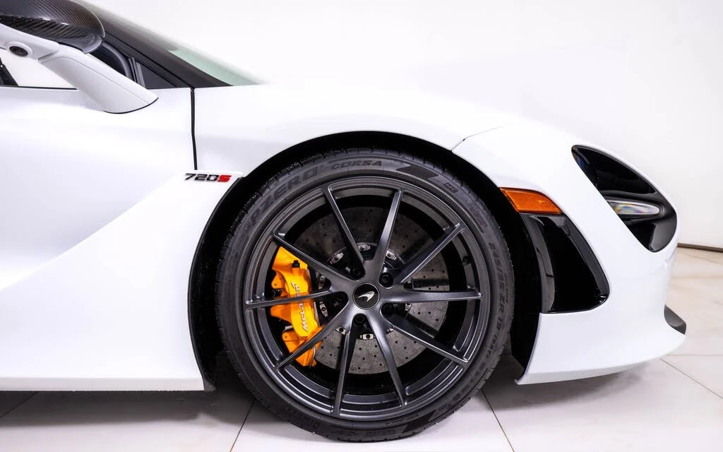 2021 McLaren 720S Spider - Image 21 of 27