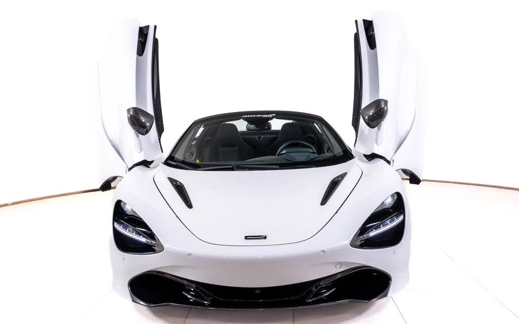 2021 McLaren 720S Spider - Image 11 of 27