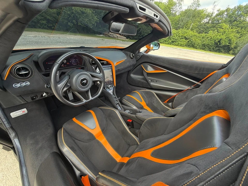 2021 McLaren 720S - Image 17 of 31