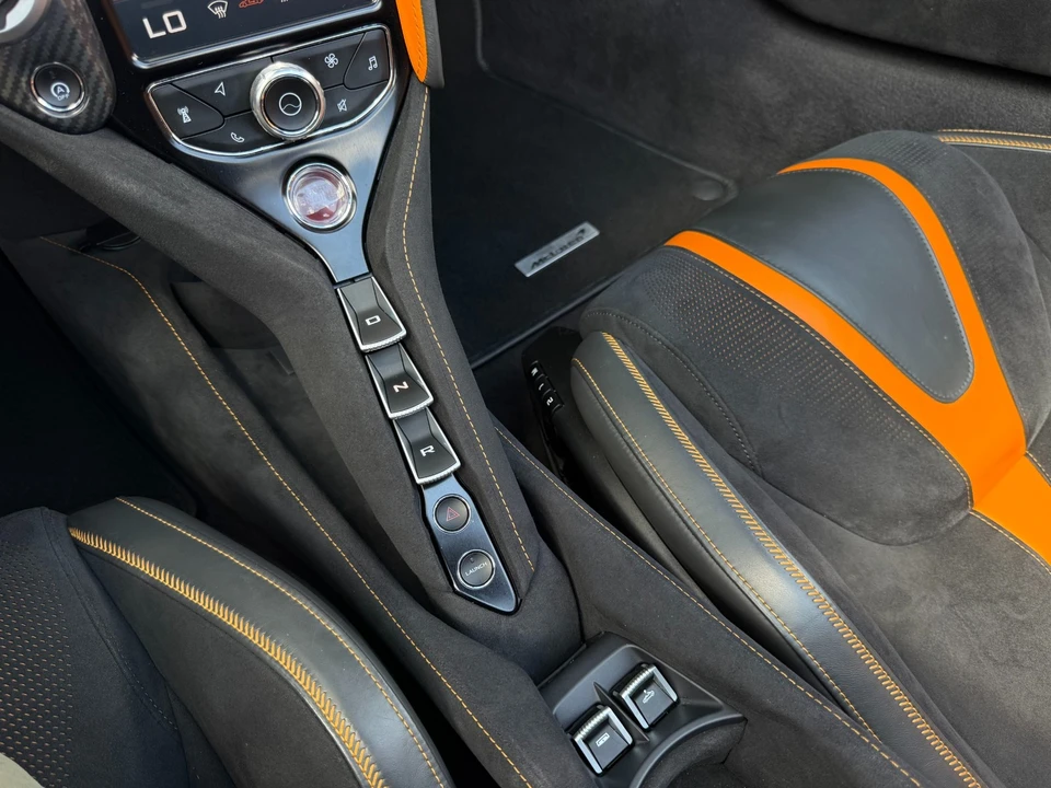 2021 McLaren 720S - Image 26 of 31