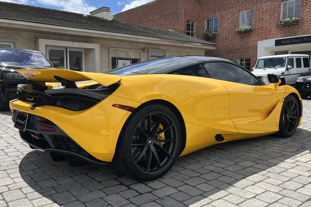 2021 McLaren 720S - Image 4 of 31