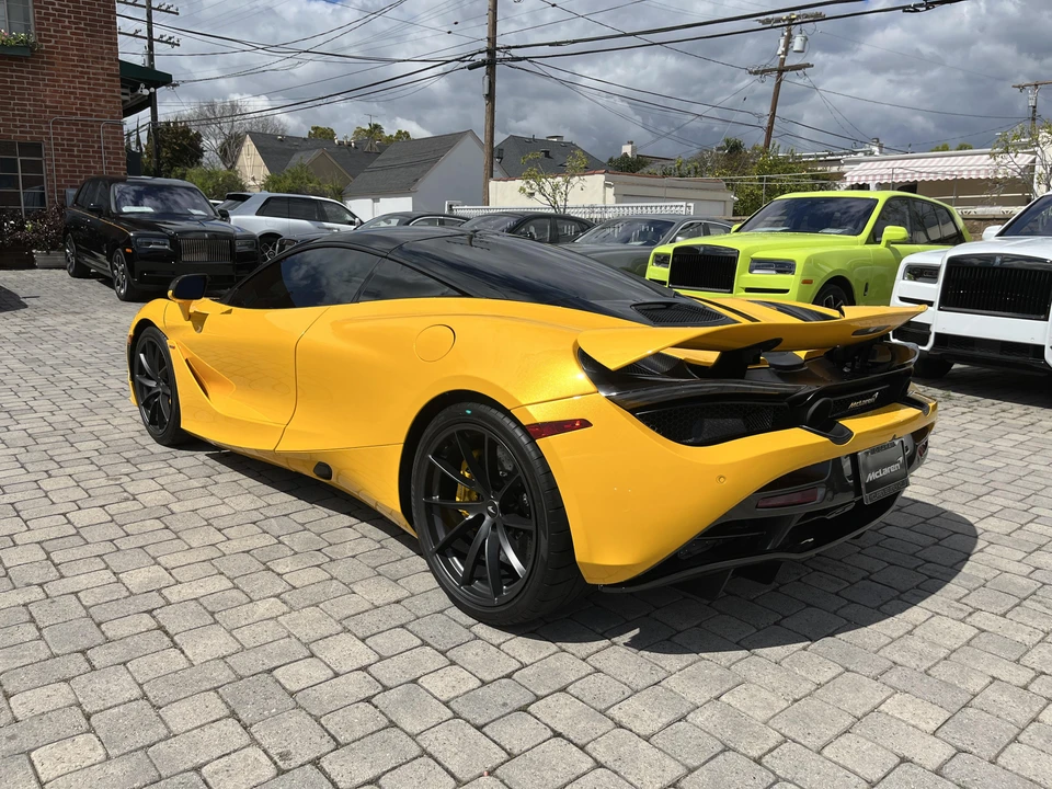 2021 McLaren 720S - Image 9 of 31