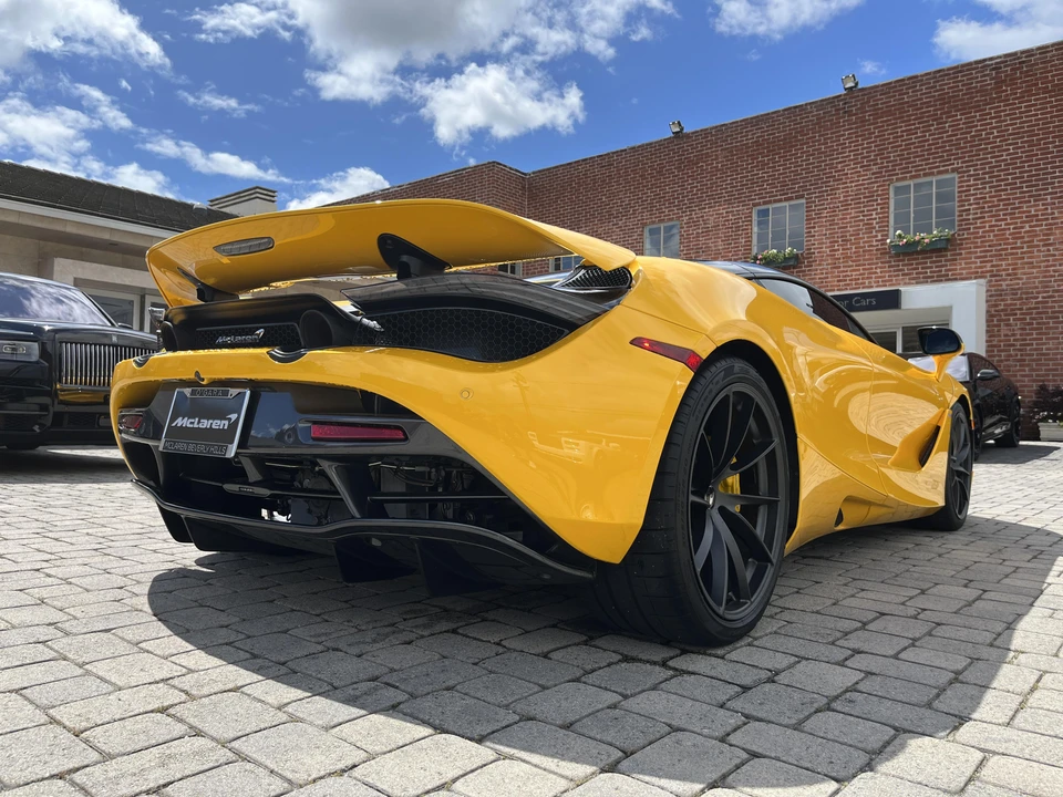2021 McLaren 720S - Image 13 of 31