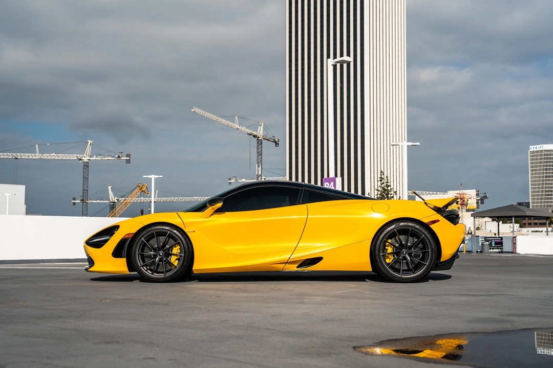 2021 McLaren 720S - Image 7 of 31