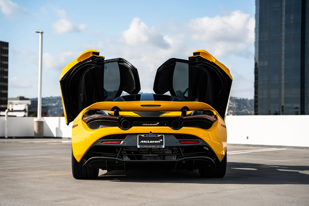 2021 McLaren 720S - Image 21 of 31