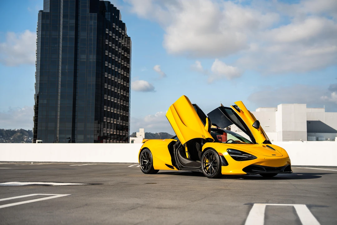 2021 McLaren 720S - Image 23 of 31
