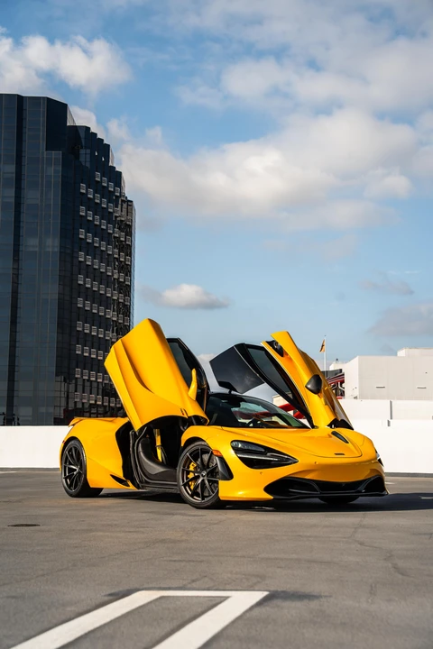 2021 McLaren 720S - Image 24 of 31