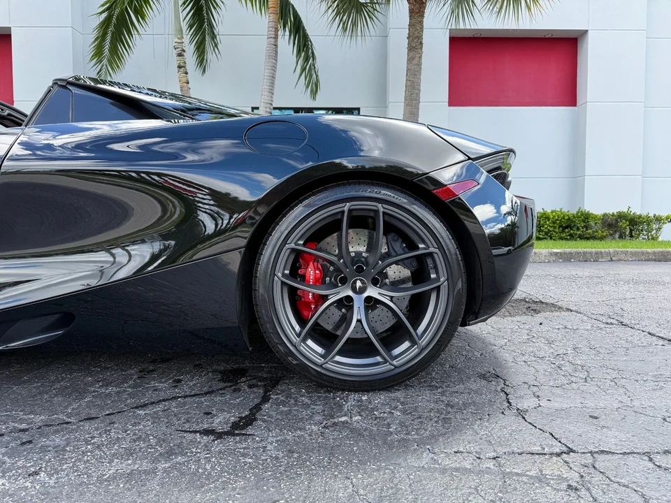 2021 McLaren 720S Spider - Image 13 of 21