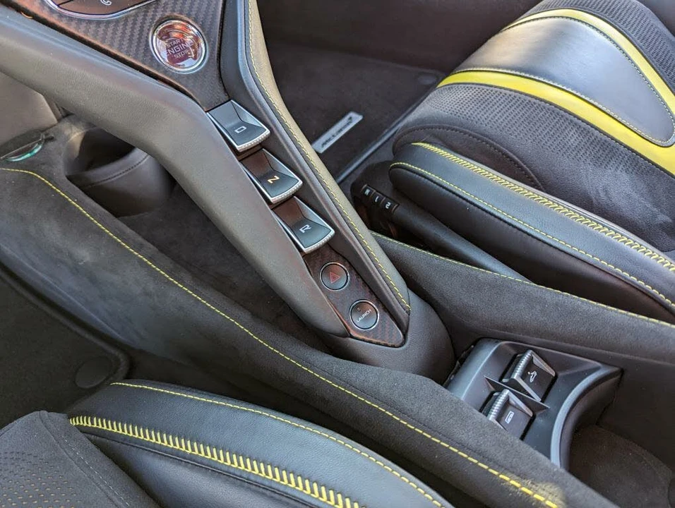2021 McLaren 720S Spider - Image 29 of 31