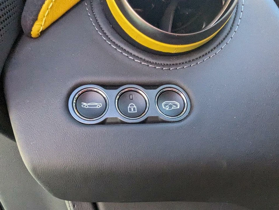 2021 McLaren 720S Spider - Image 23 of 31