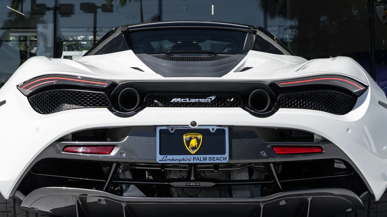 2021 McLaren 720S Spider - Image 30 of 31