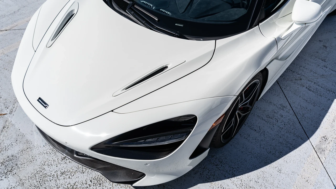 2021 McLaren 720S Spider - Image 17 of 31
