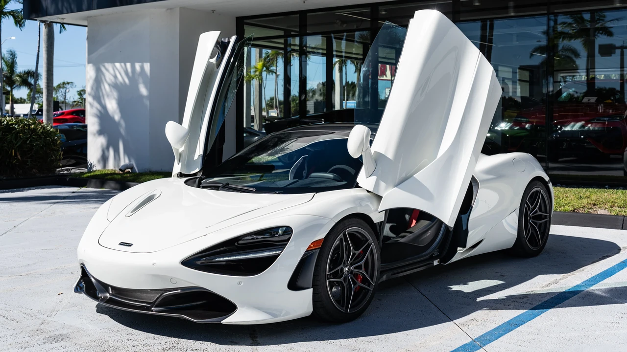 2021 McLaren 720S Spider - Image 12 of 31