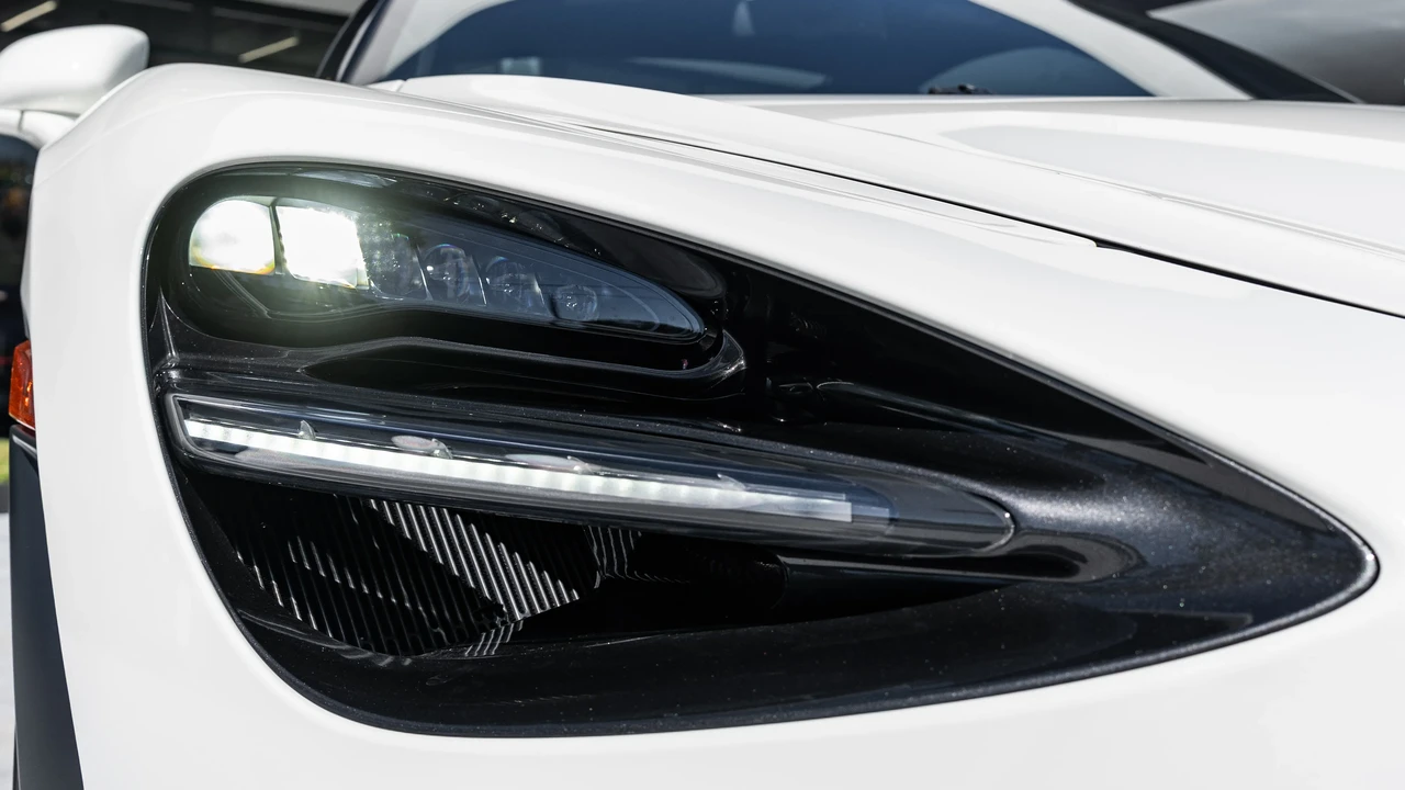 2021 McLaren 720S Spider - Image 28 of 31