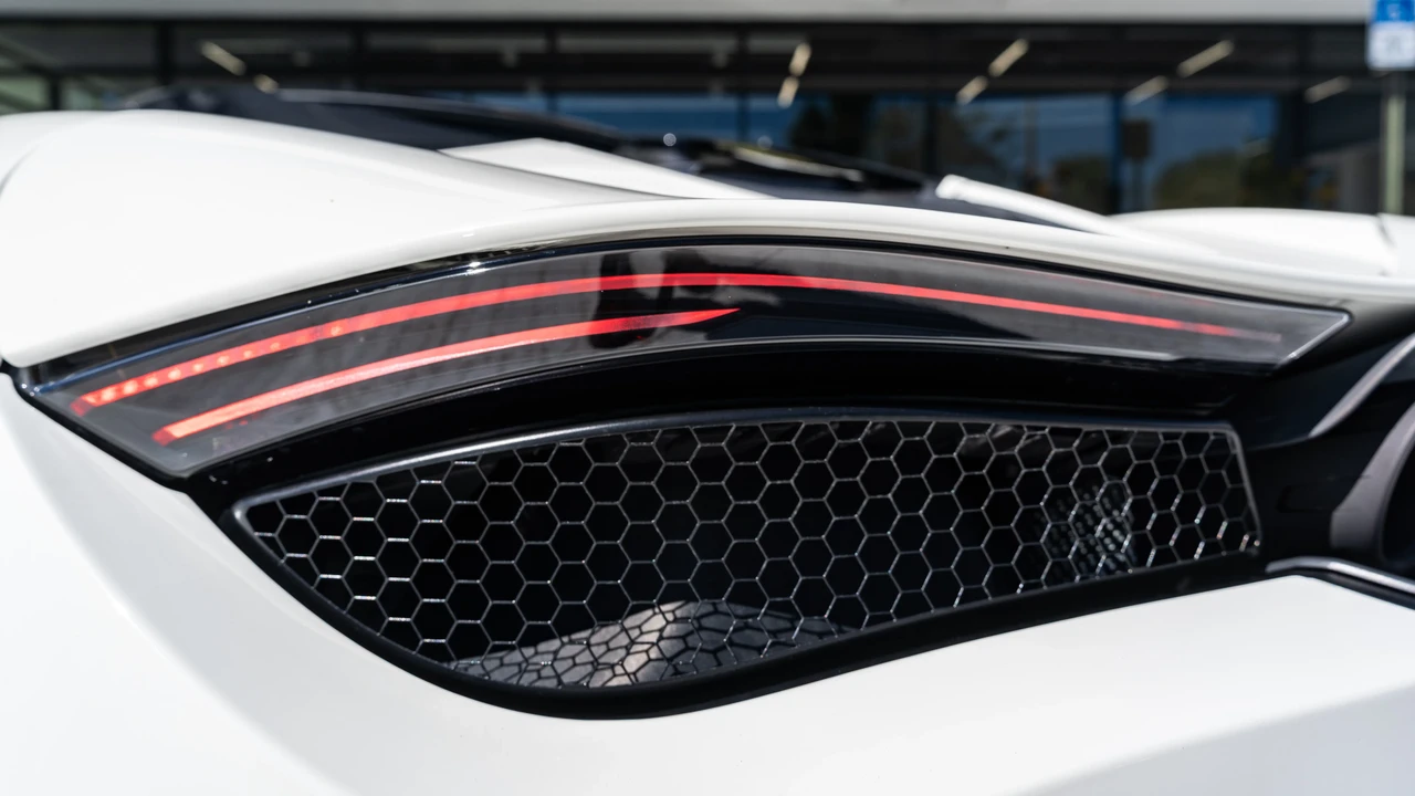 2021 McLaren 720S Spider - Image 31 of 31