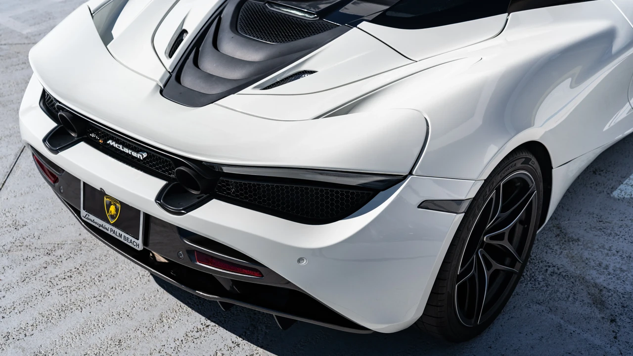 2021 McLaren 720S Spider - Image 20 of 31