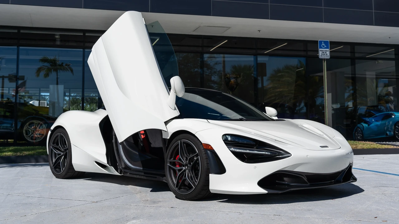 2021 McLaren 720S Spider - Image 11 of 31