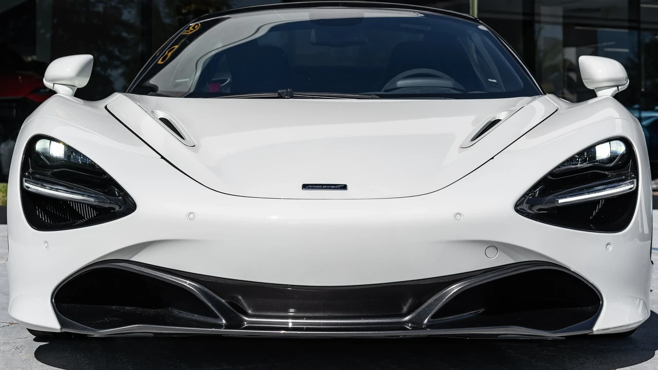 2021 McLaren 720S Spider - Image 27 of 31