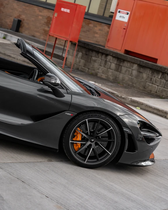 2021 McLaren 720S Spider - Image 24 of 31