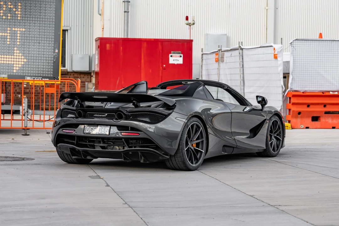 2021 McLaren 720S Spider - Image 17 of 31
