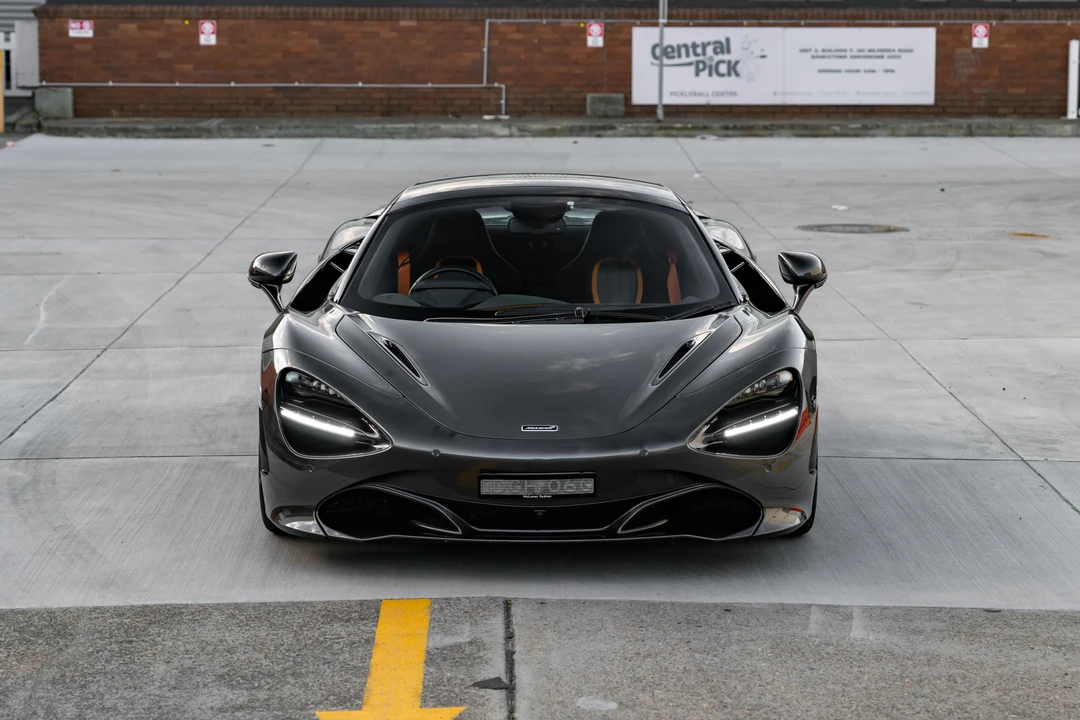 2021 McLaren 720S Spider - Image 18 of 31
