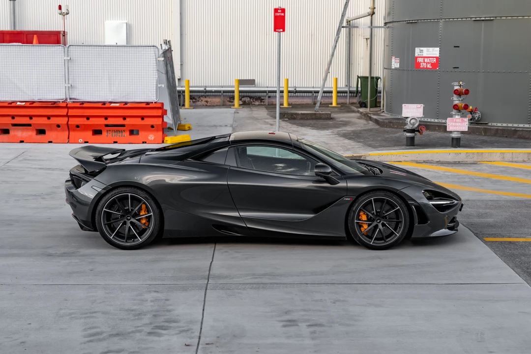2021 McLaren 720S Spider - Image 21 of 31