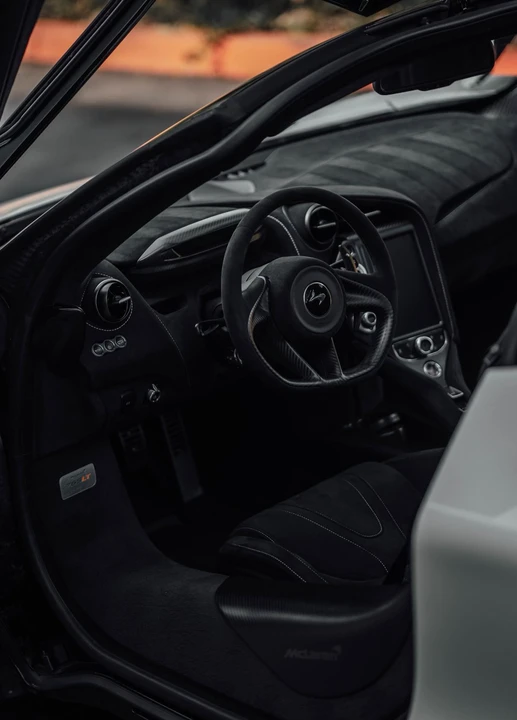 2021 McLaren 720S - Image 2 of 3