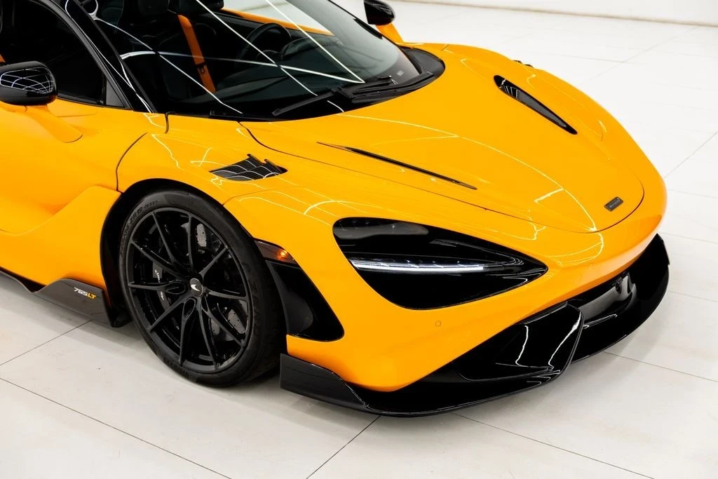 2021 McLaren 765LT - Image 9 of 21