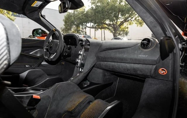 2021 McLaren 765LT - Image 17 of 17