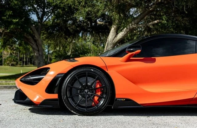 2021 McLaren 765LT - Image 5 of 17