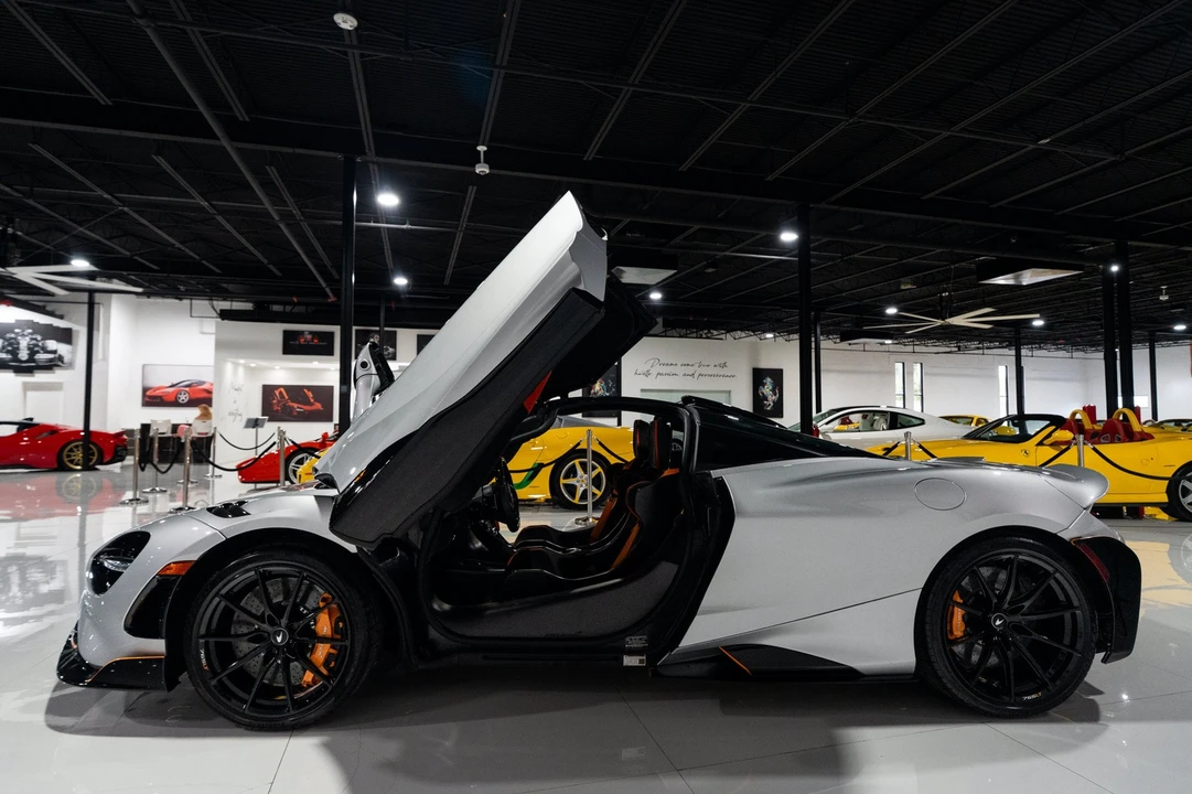 2021 McLaren 765LT - Image 4 of 31