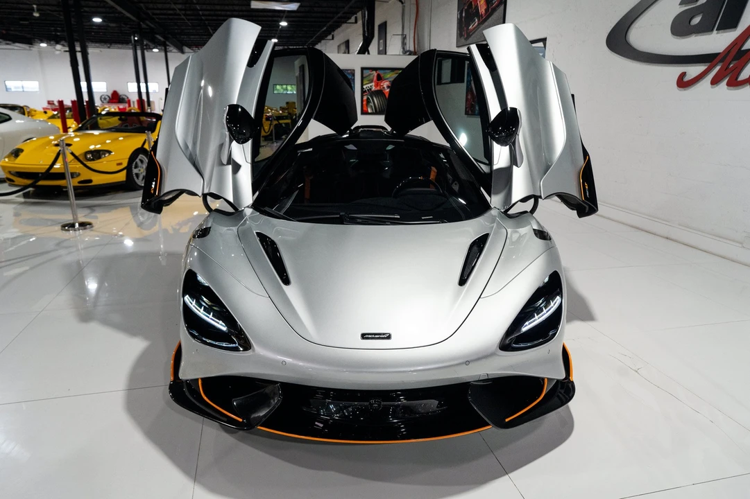 2021 McLaren 765LT - Image 2 of 31