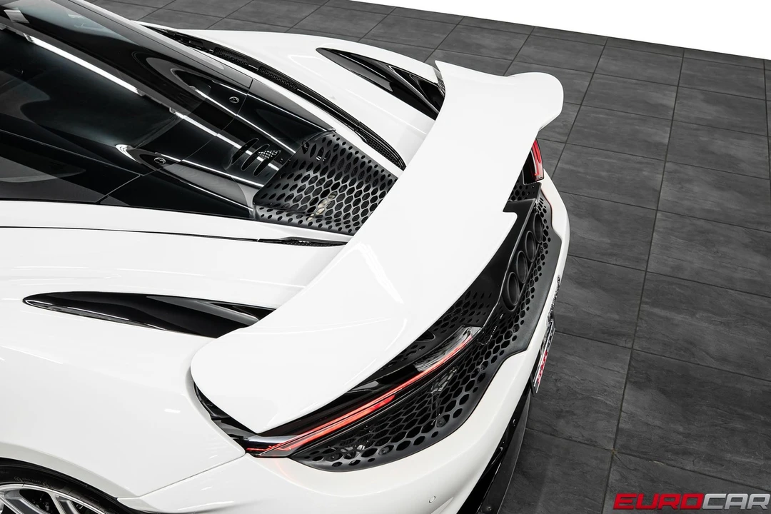 2021 McLaren 765LT - Image 19 of 31