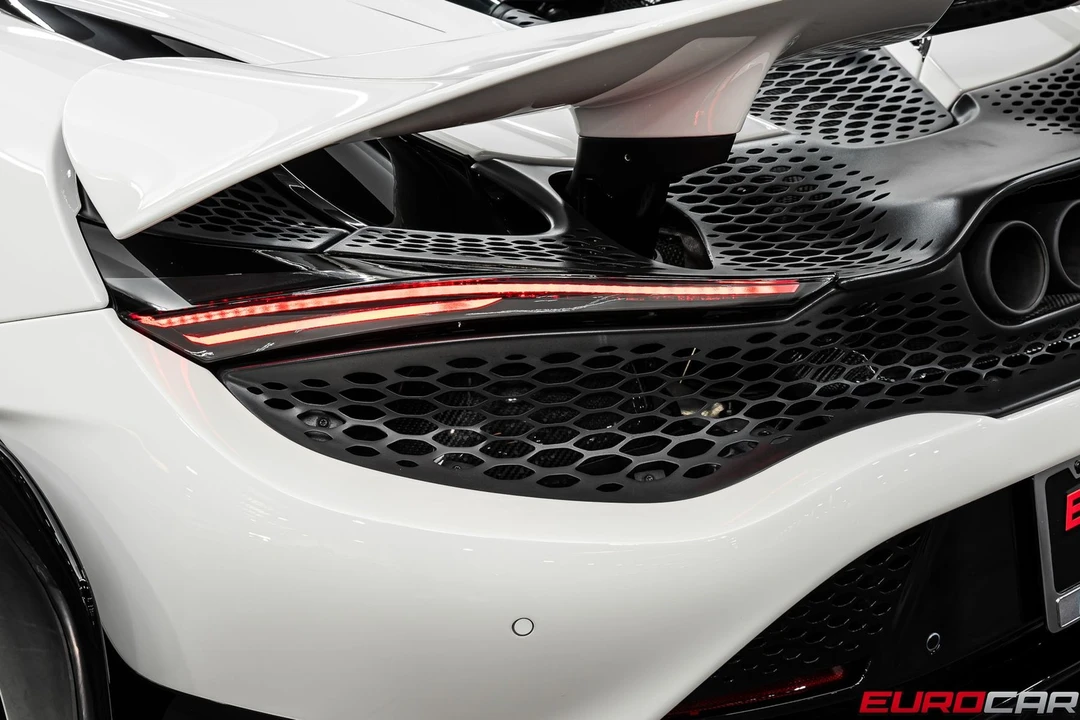2021 McLaren 765LT - Image 20 of 31