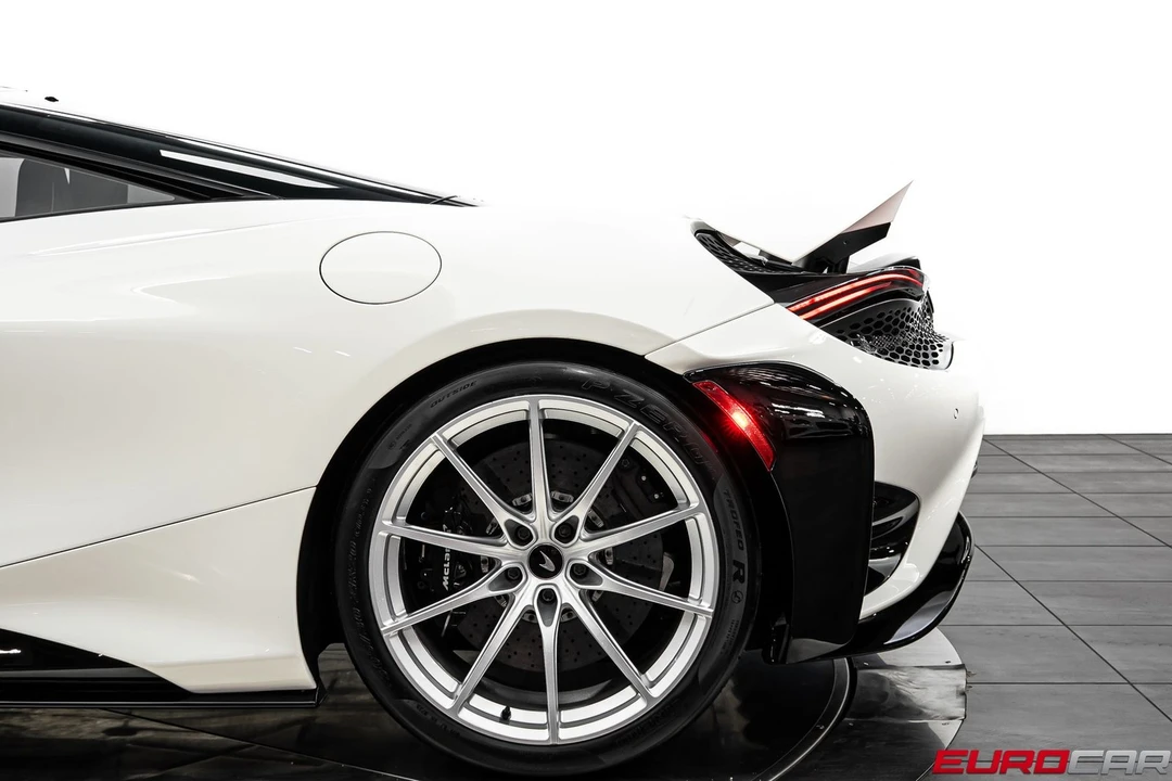 2021 McLaren 765LT - Image 17 of 31