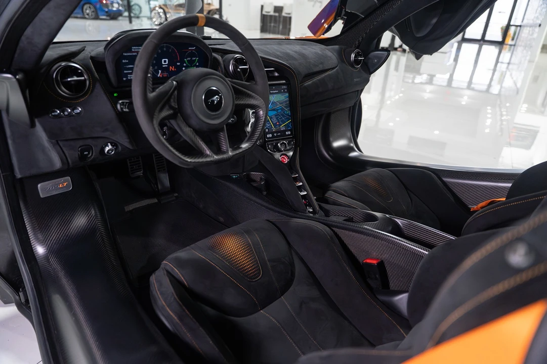 2021 McLaren 765LT - Image 17 of 31